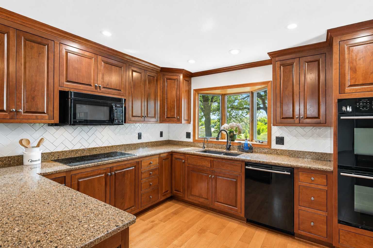 8485 Scandia TRL N, Forest Lake, MN 55025