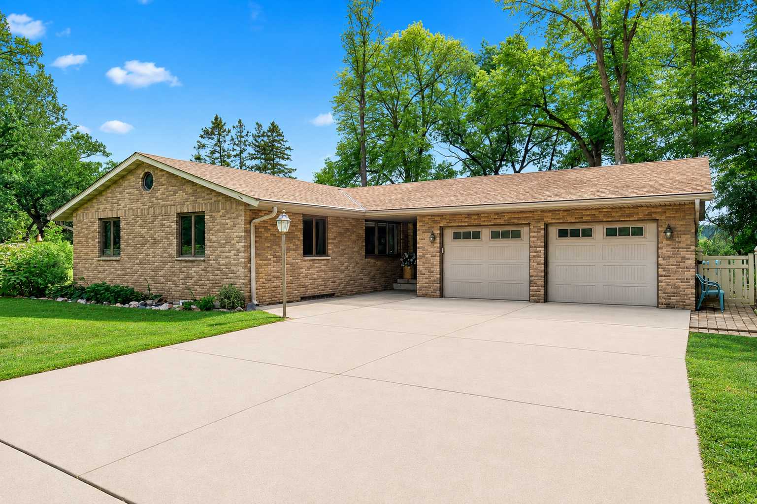 8485 Scandia TRL N, Forest Lake, MN 55025
