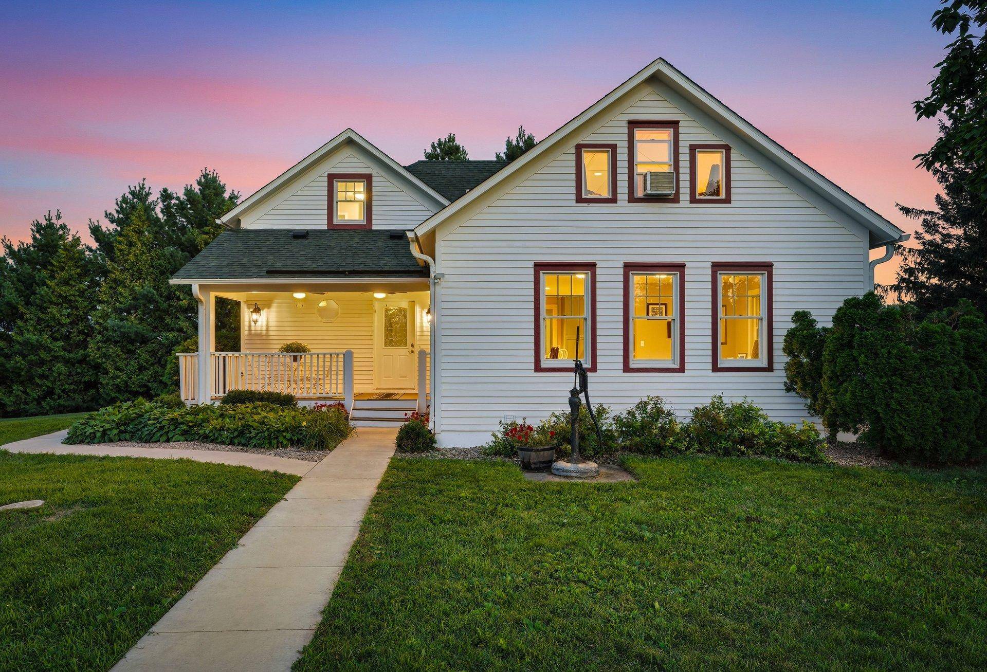 6975 Quartz AVE, Mayer, MN 55360