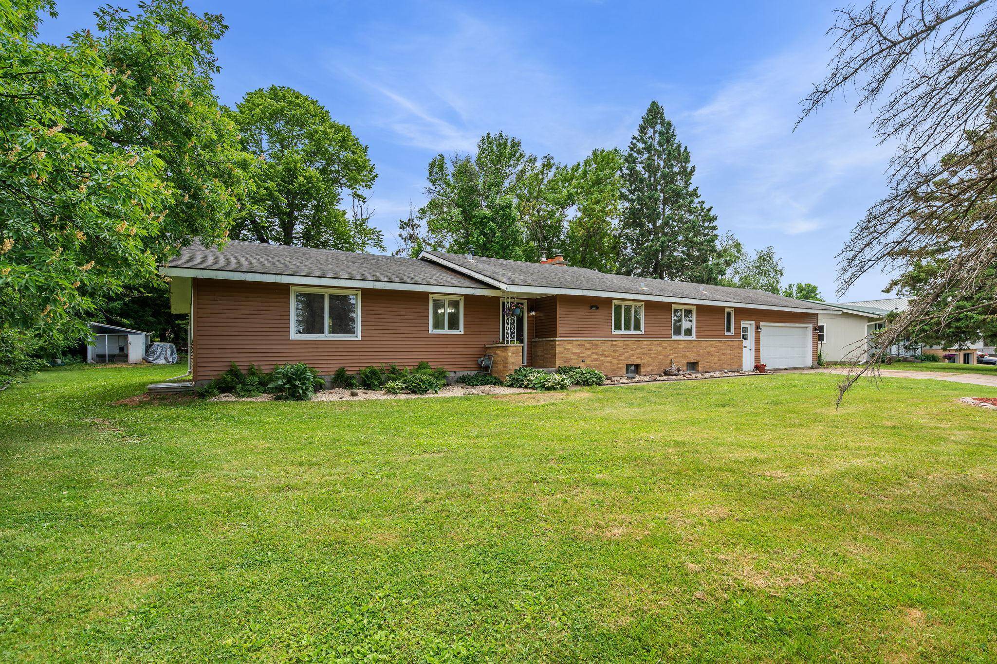 628 E Wisconsin AVE, Barron, WI 54812