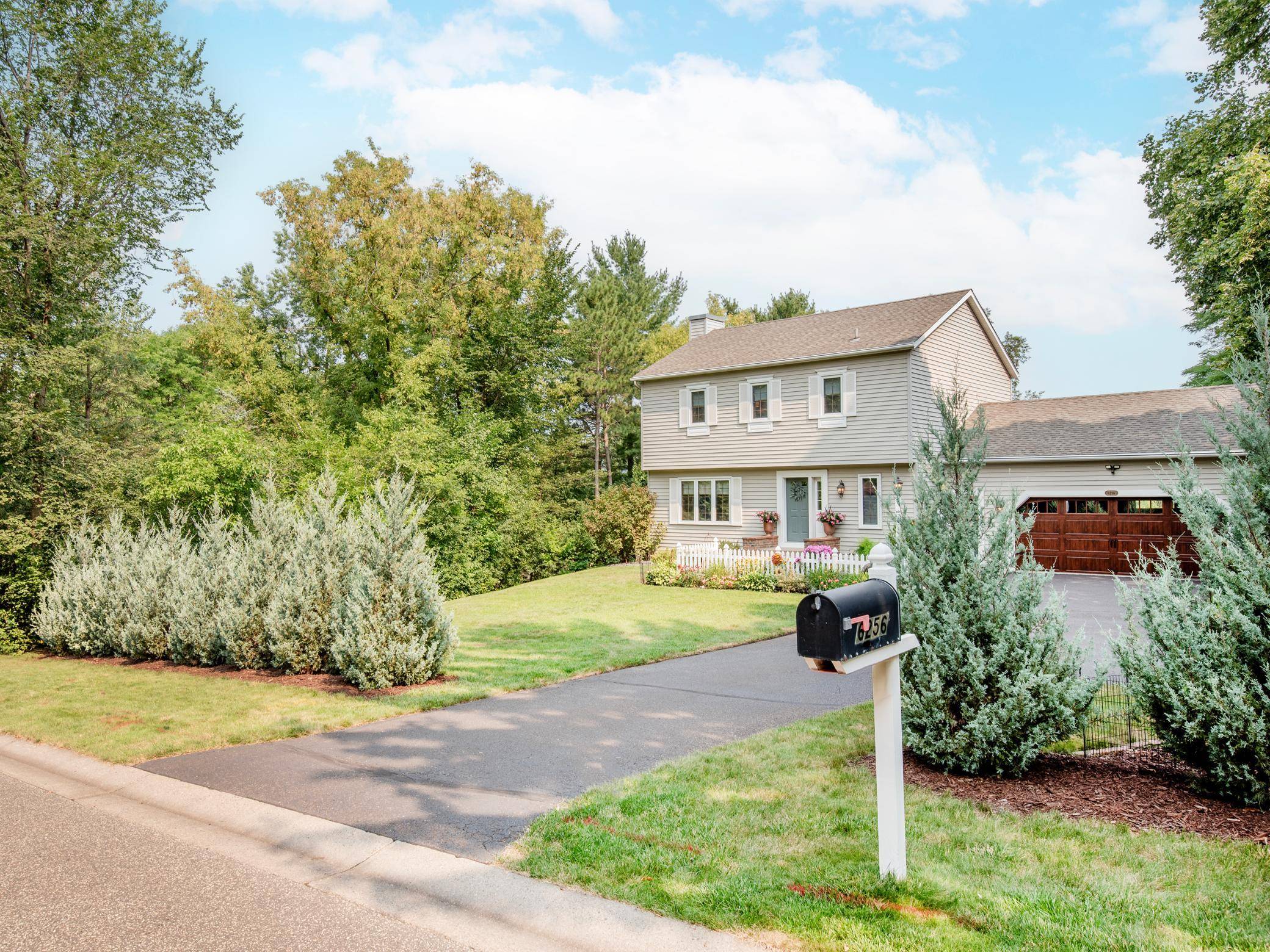 6256 Lynn WAY, Woodbury, MN 55129