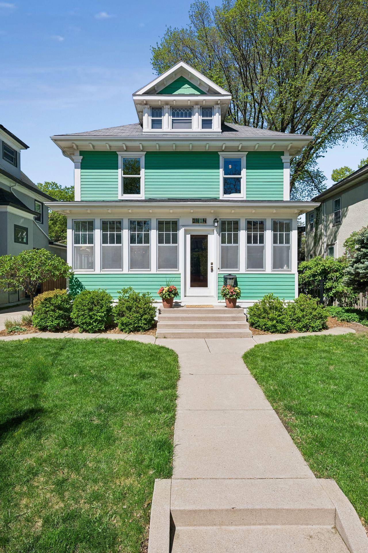3212 Irving AVE S, Minneapolis, MN 55408