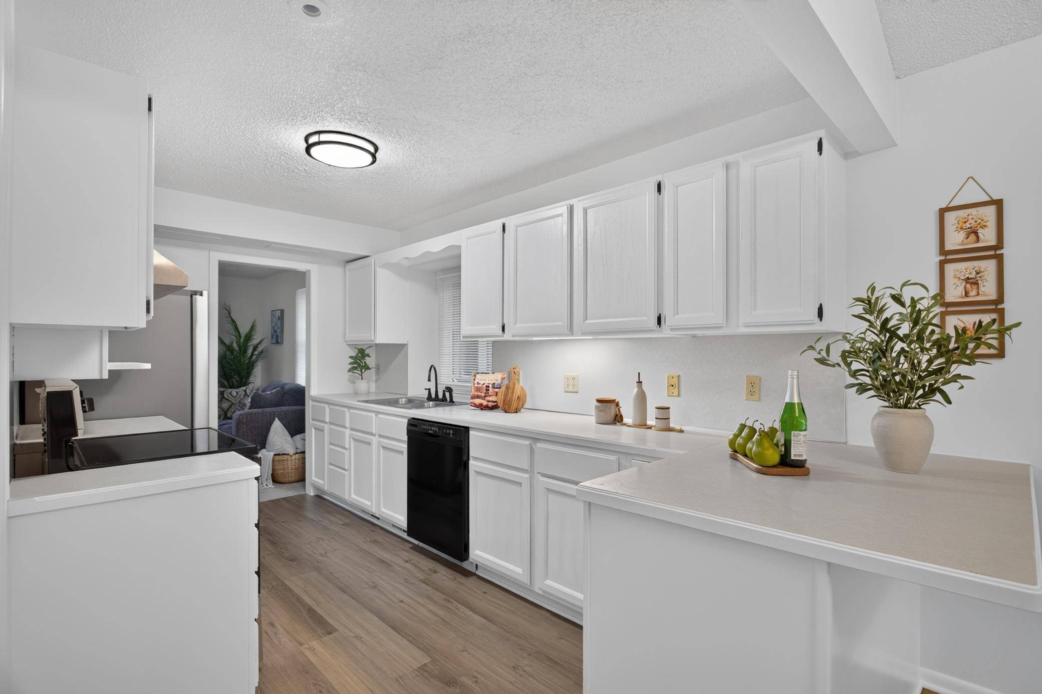 1232 Skillman AVE W, Roseville, MN 55113