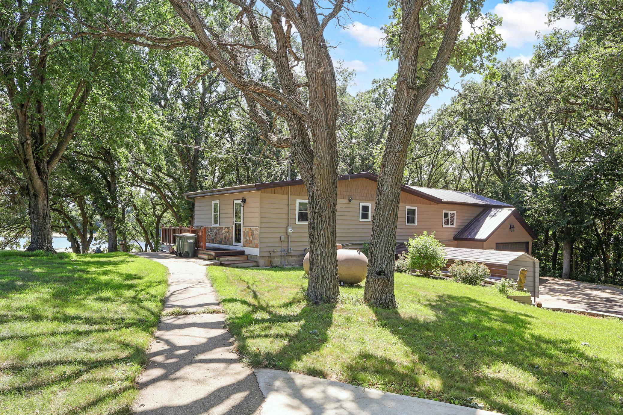 20675 Becker Lake CIR, Richmond, MN 56368