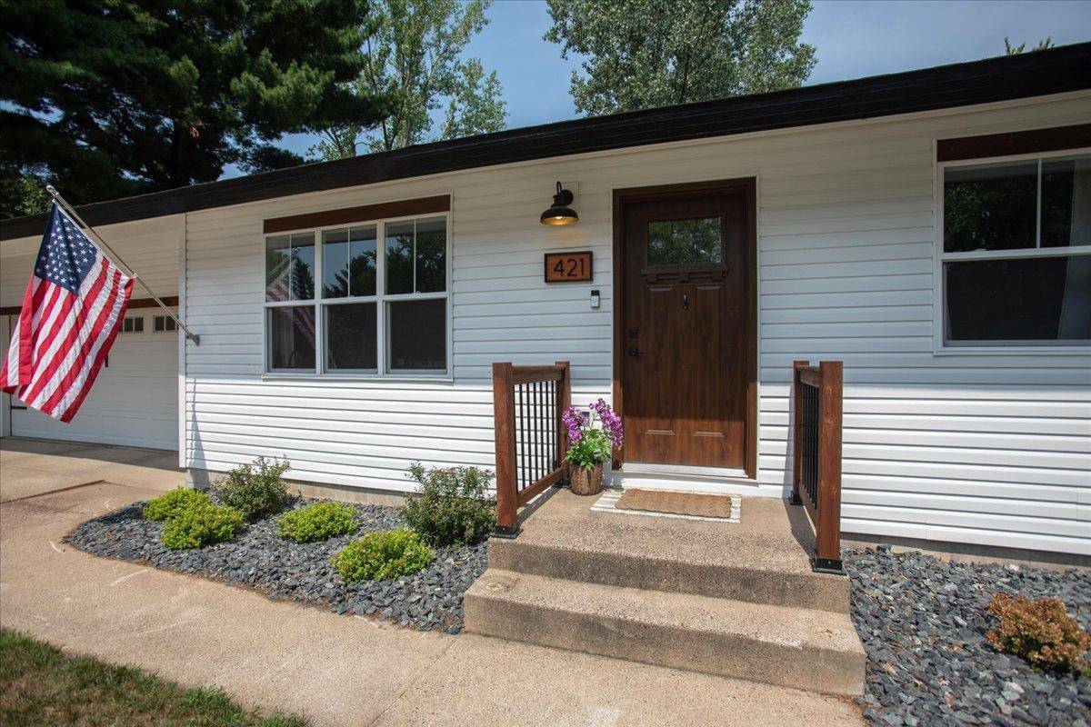 421 21st AVE W, Menomonie, WI 54751