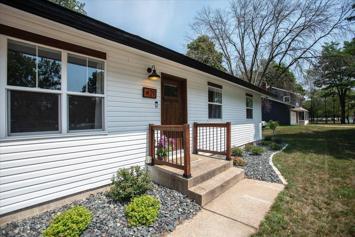 421 21st AVE W, Menomonie, WI 54751