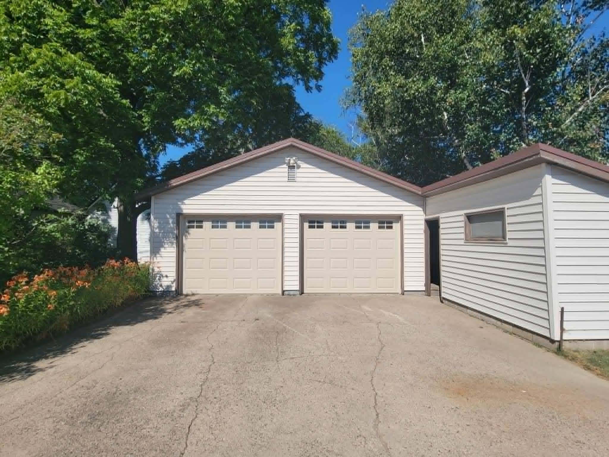 460 4th AVE S, Isle, MN 56342