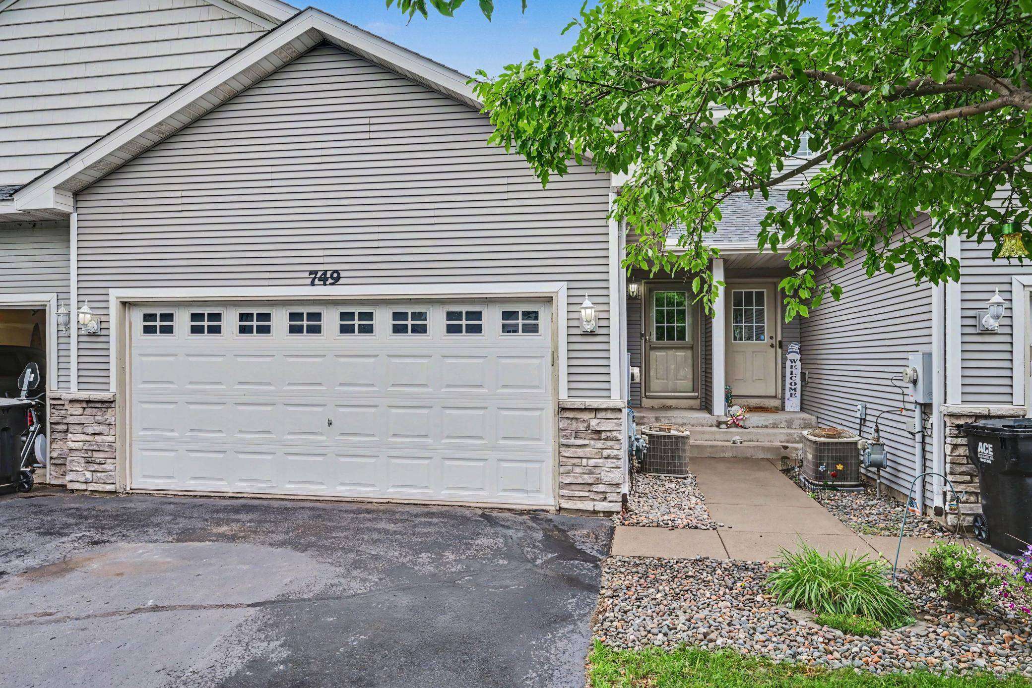 749 Park Brook RD NW, Isanti, MN 55040