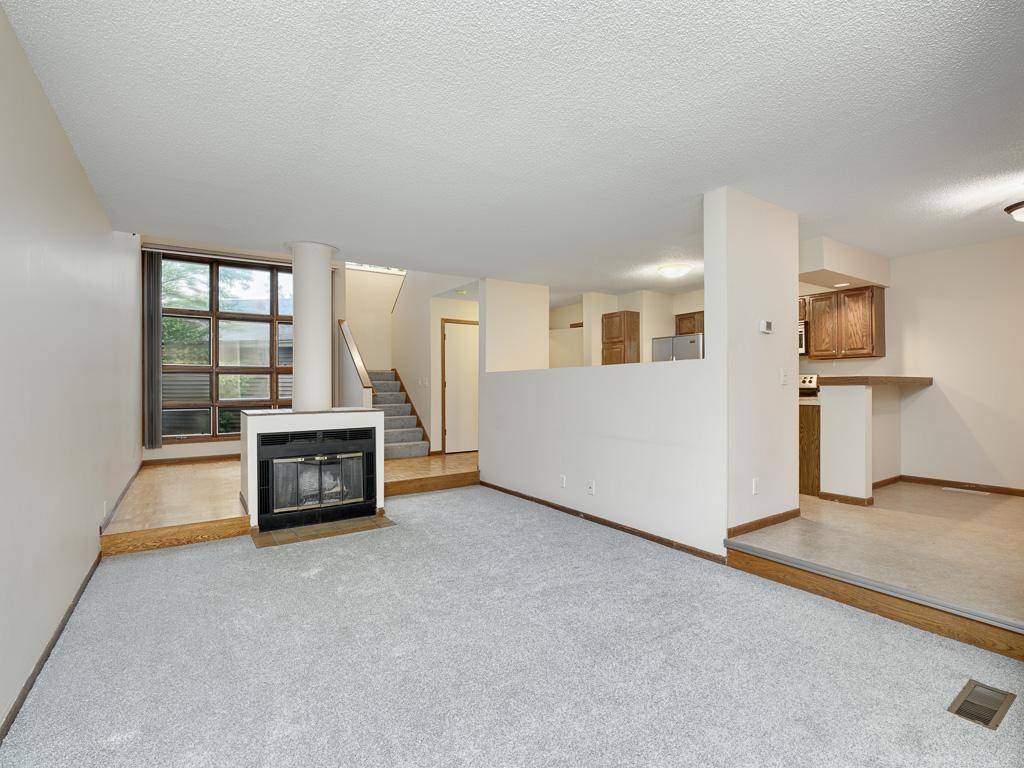 1381 Spencer RD W, Saint Paul, MN 55108