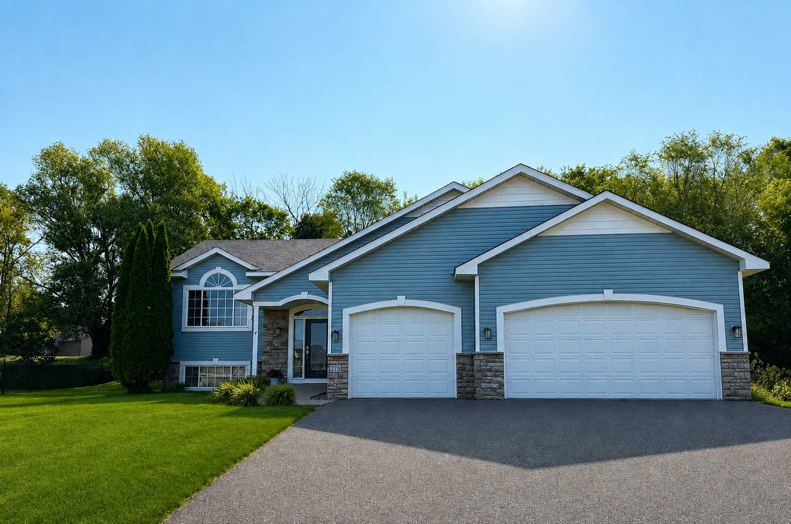 2733 Galway CT, Hudson, WI 54016