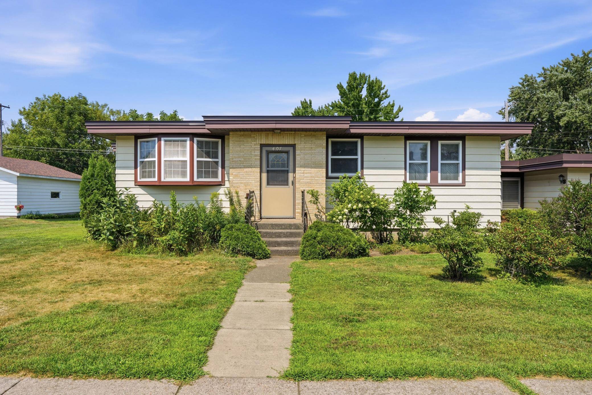 407 W Buckman ST, Augusta, WI 54722
