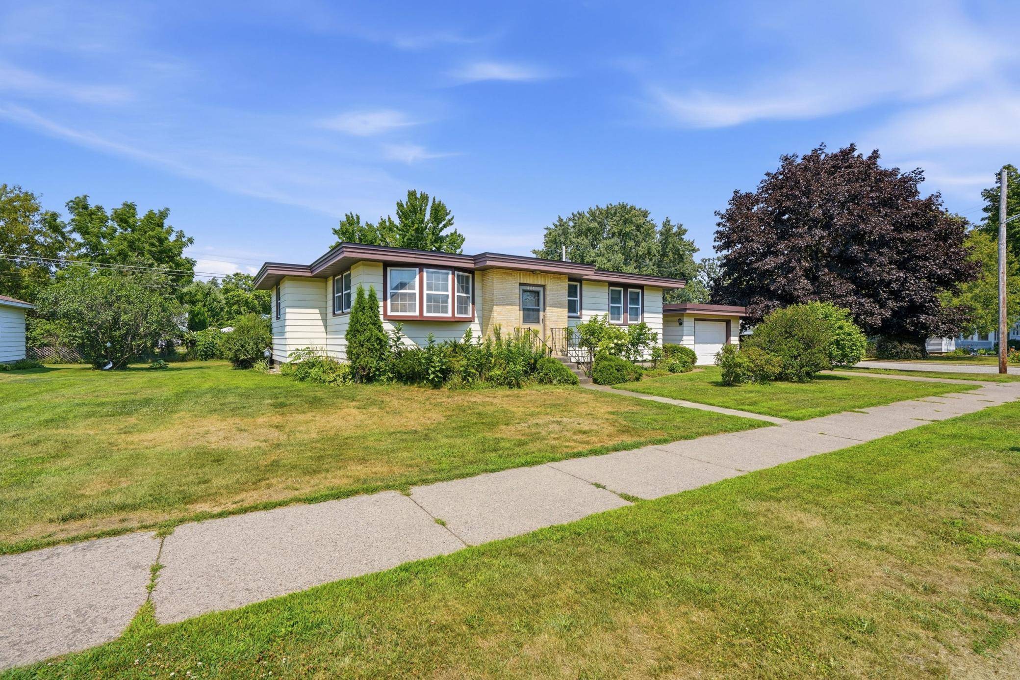 407 W Buckman ST, Augusta, WI 54722