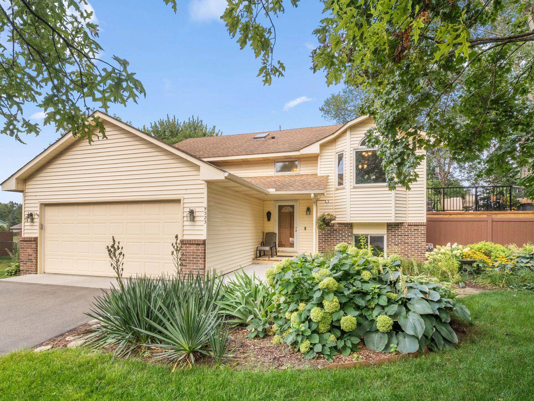 9323 S Jareau AVE, Cottage Grove, MN 55016