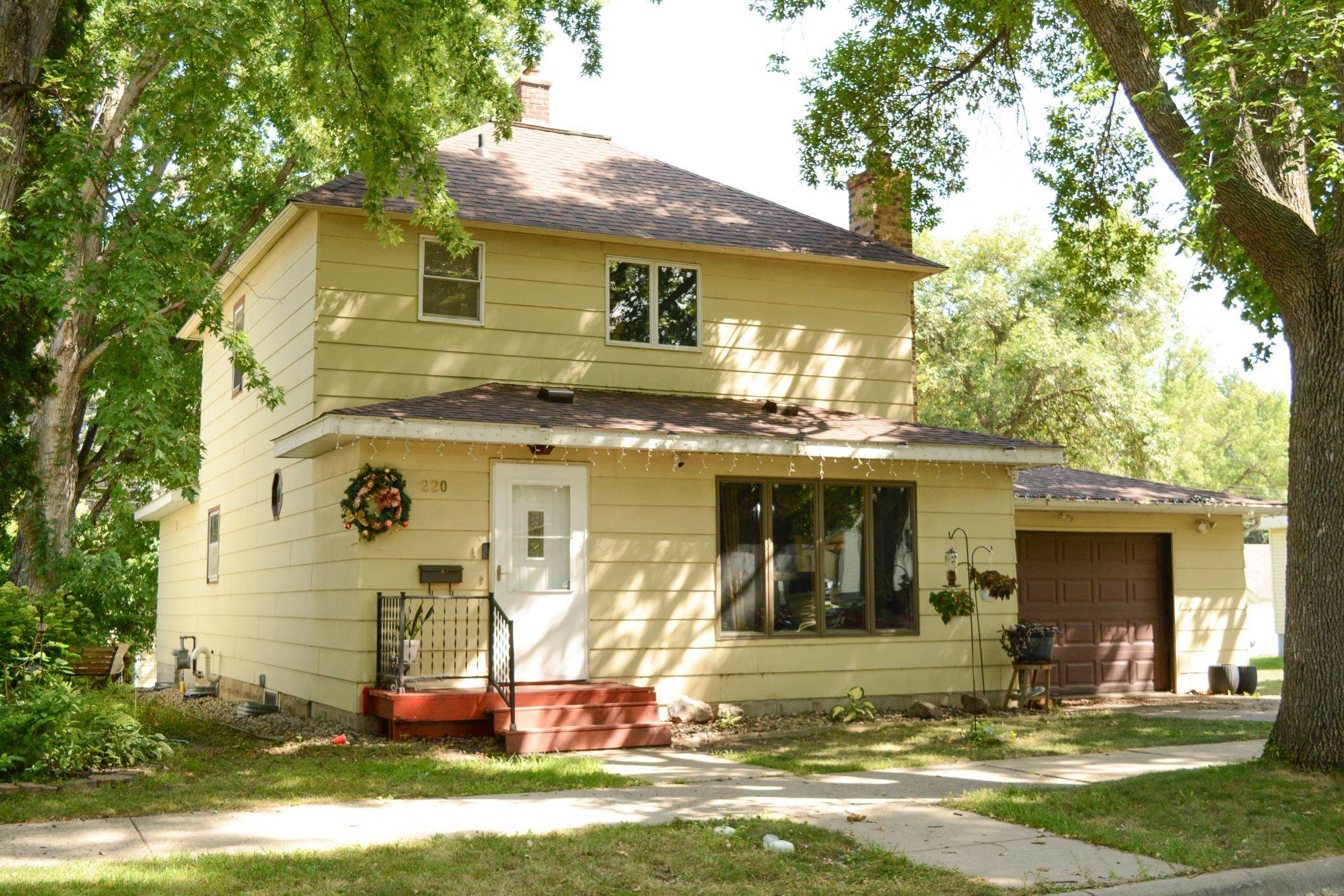 220 N 7th ST, Montevideo, MN 56265