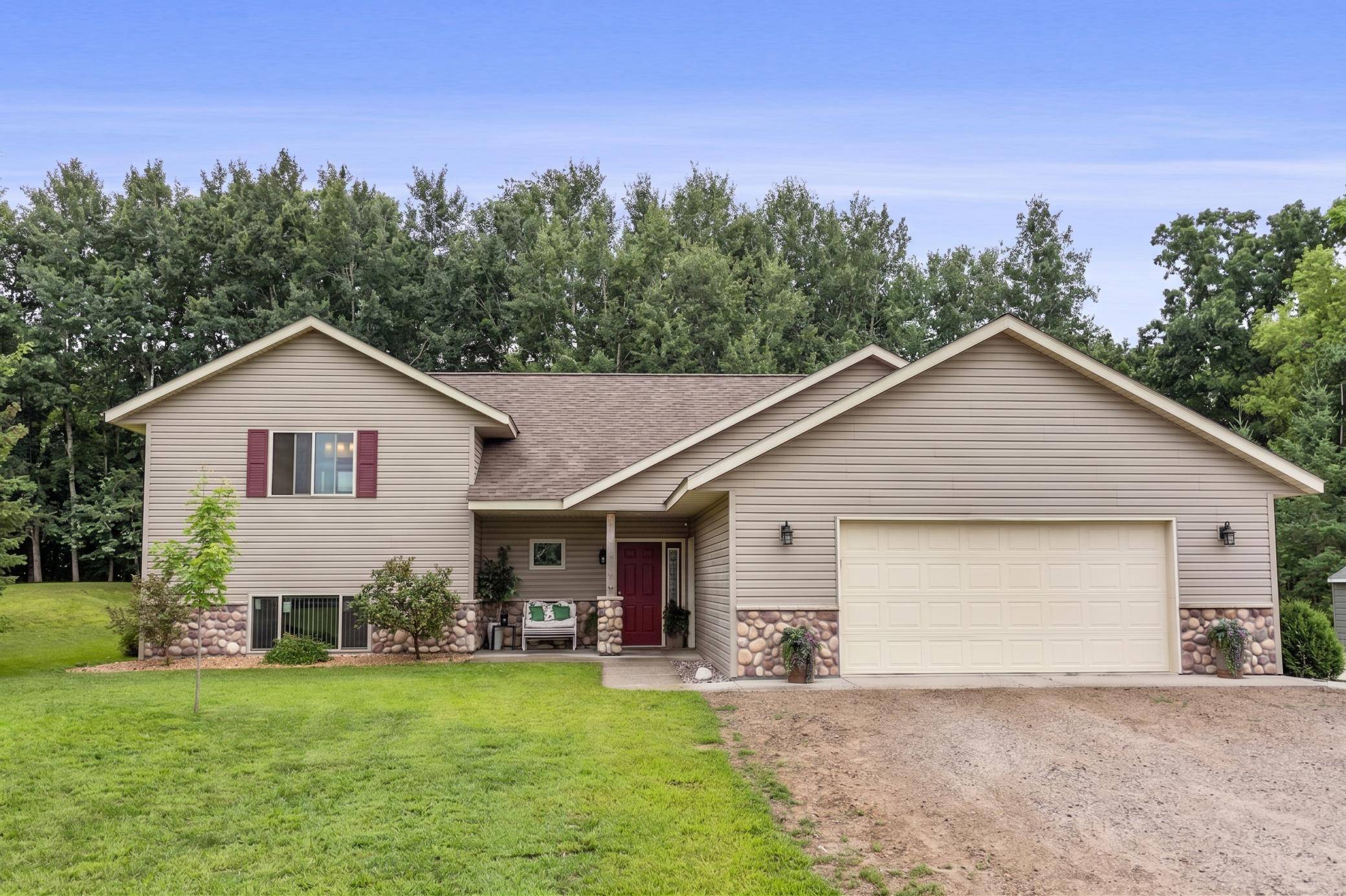 567 135th ST NW, Monticello, MN 55362