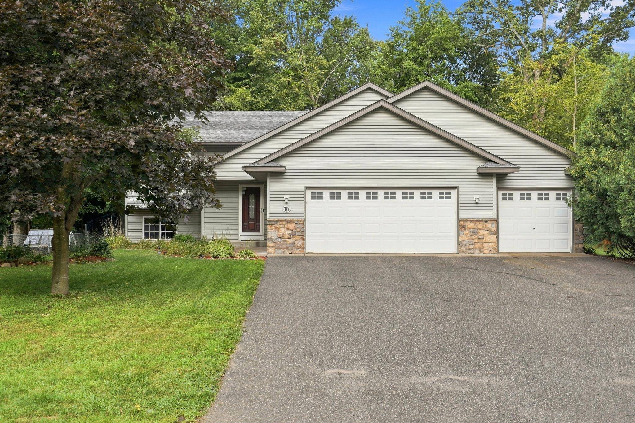 815 Colby ST, Taylors Falls, MN 55084