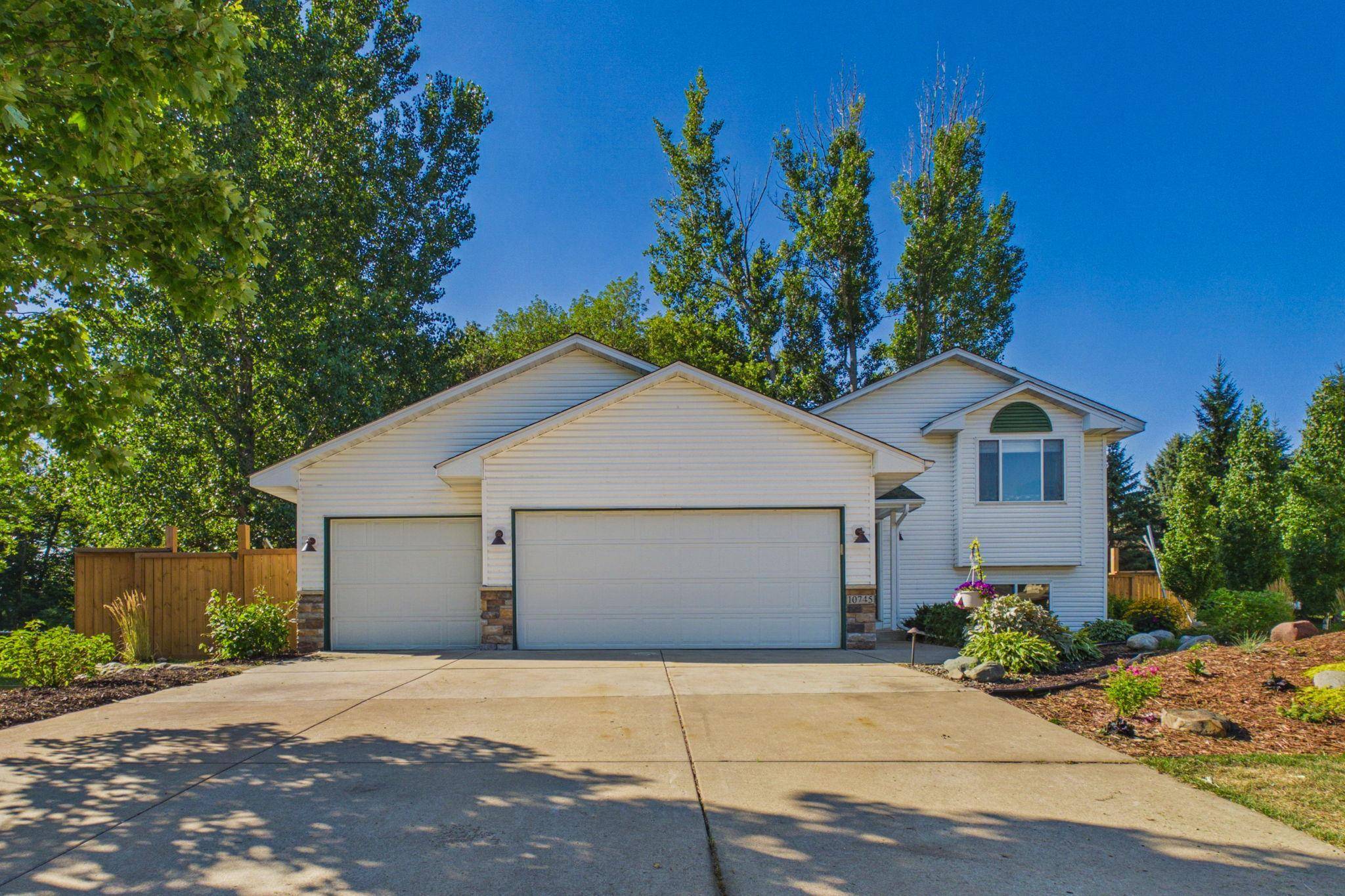 10745 Matthew DR, Chisago City, MN 55013