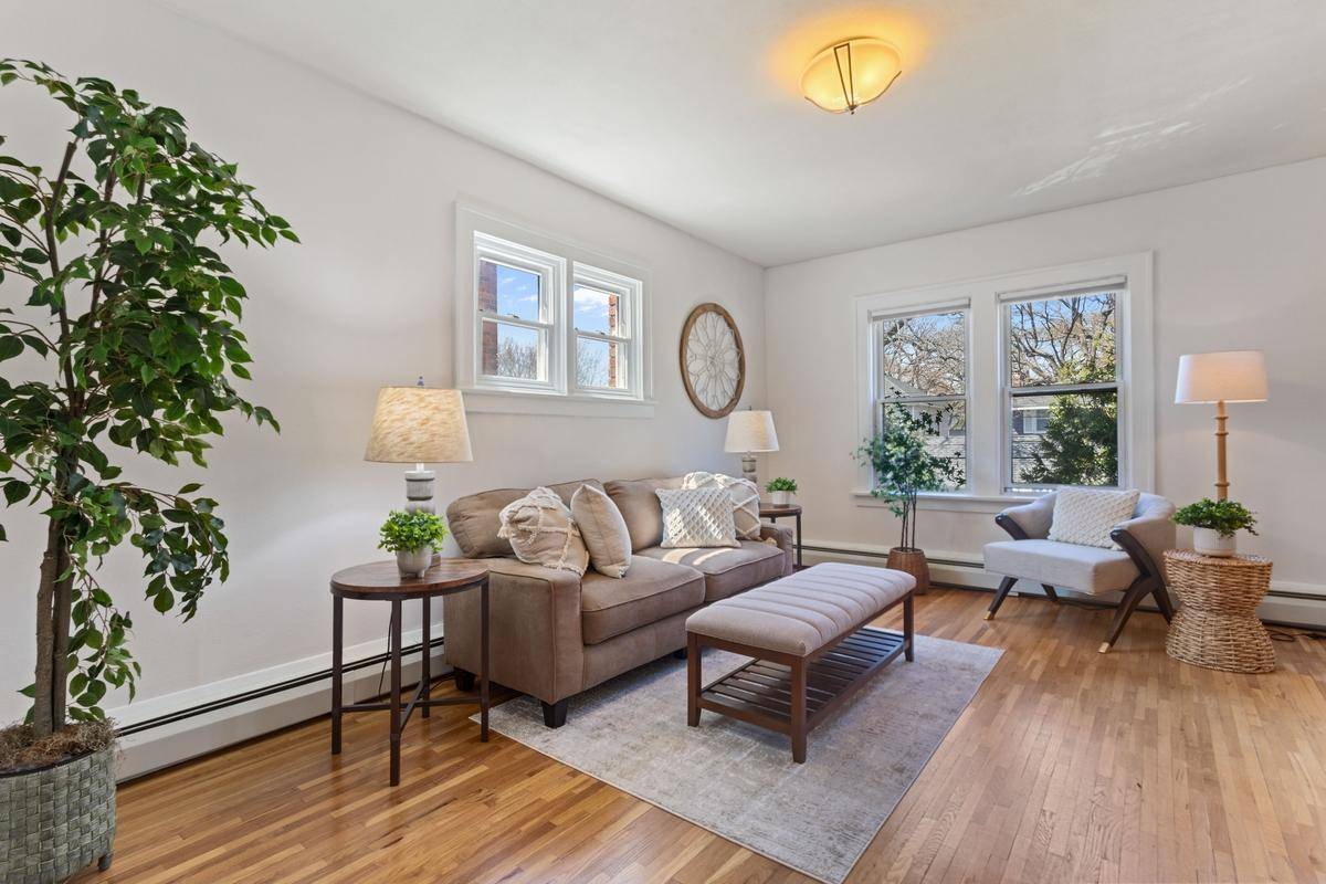 3520 Emerson AVE S #205, Minneapolis, MN 55408