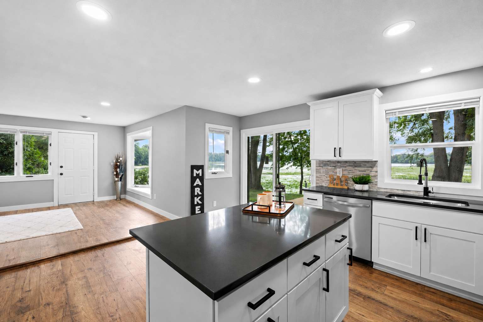 5415 Twin Lake BLVD E, Brooklyn Center, MN 55429
