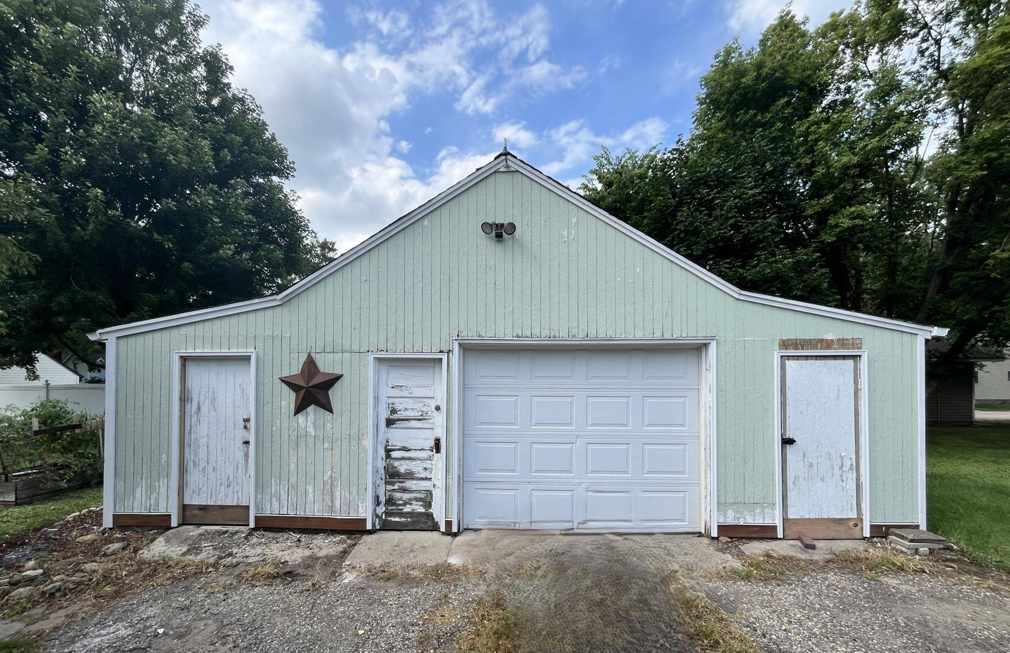 402 N Austin AVE, Litchfield, MN 55355