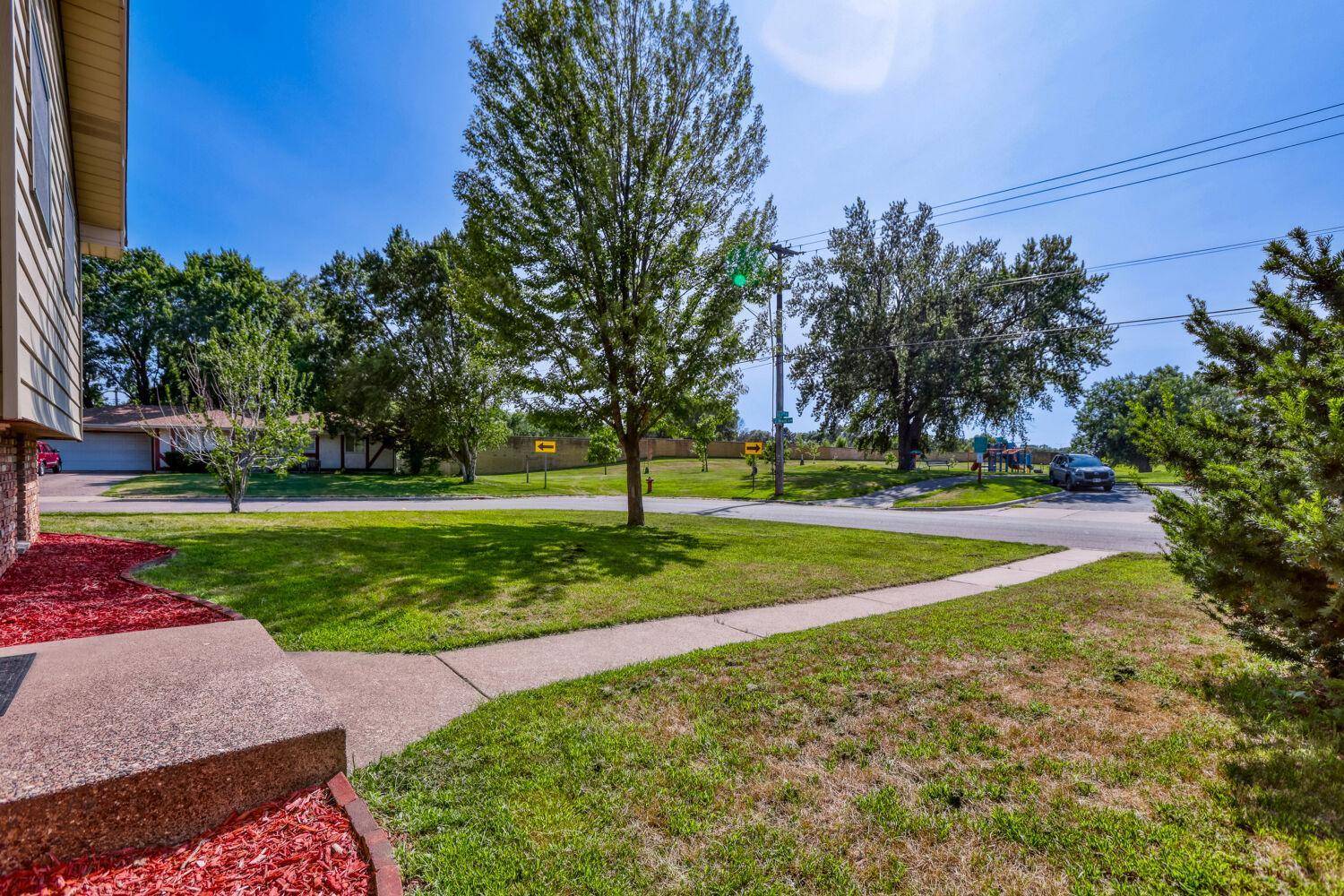 6700 Beard AVE N, Brooklyn Center, MN 55429