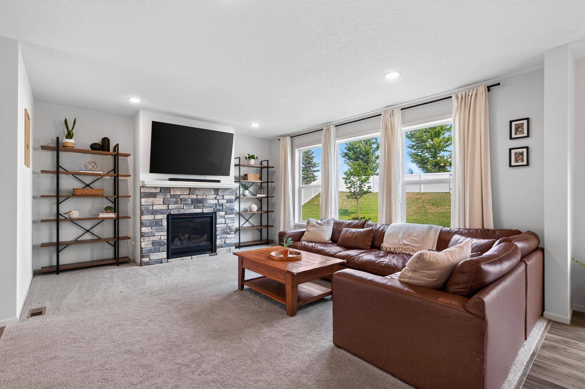 972 Forest Edge CIR, Jordan, MN 55352