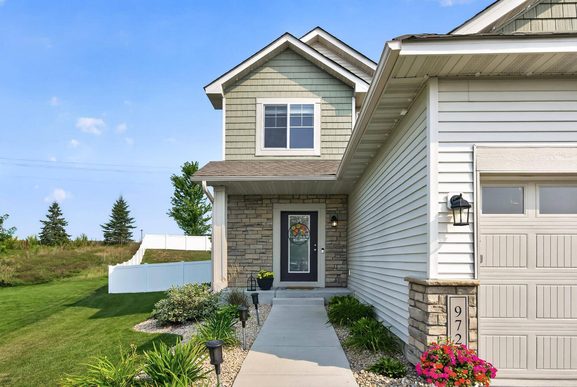972 Forest Edge CIR, Jordan, MN 55352