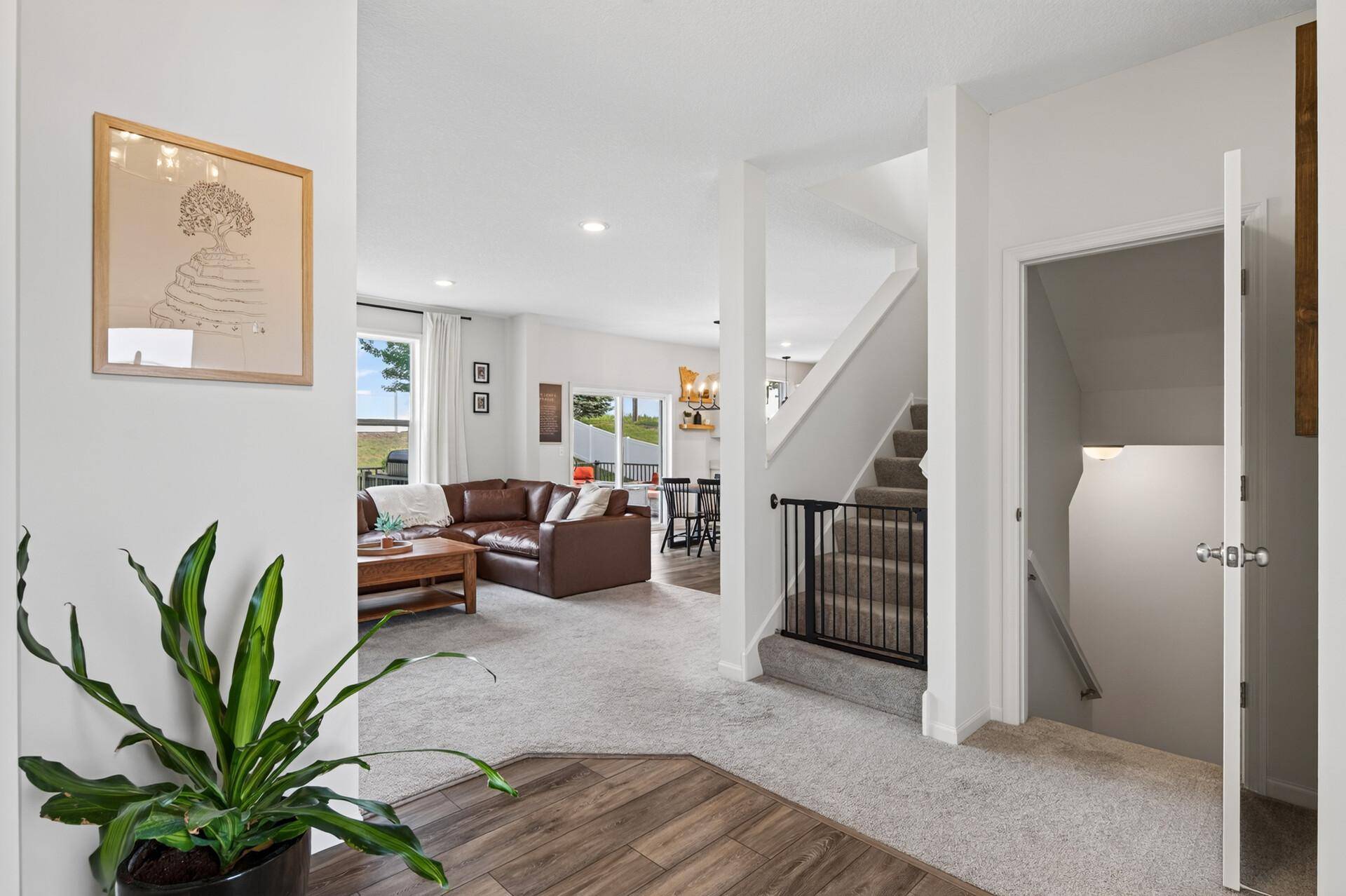 972 Forest Edge CIR, Jordan, MN 55352