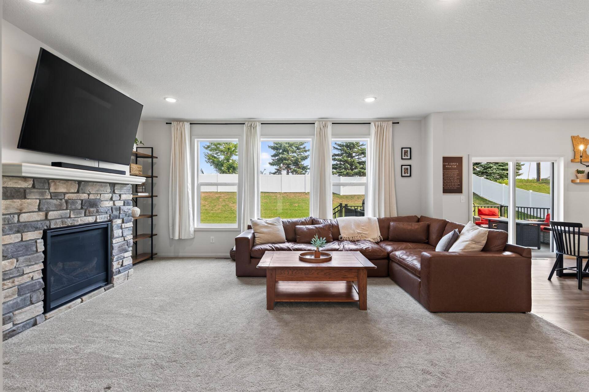 972 Forest Edge CIR, Jordan, MN 55352