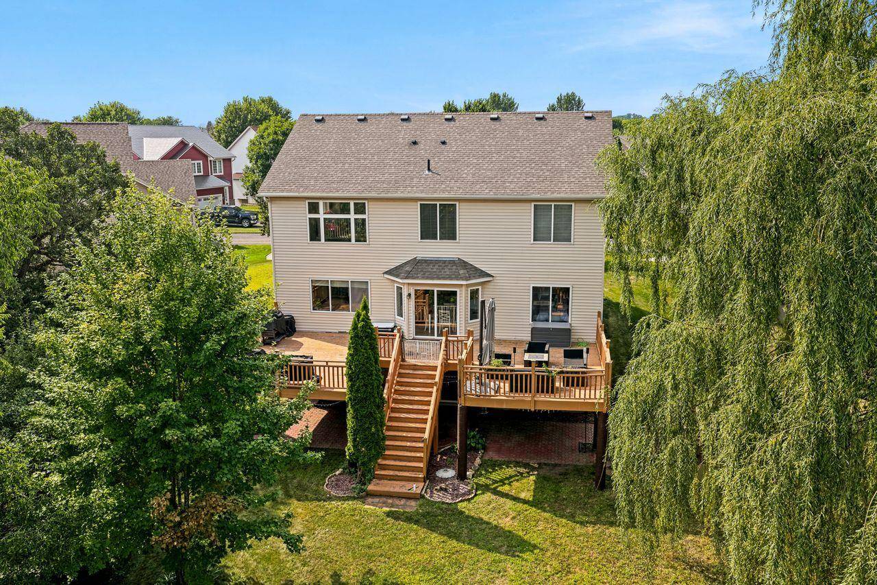 237 Adam CIR, Carver, MN 55315