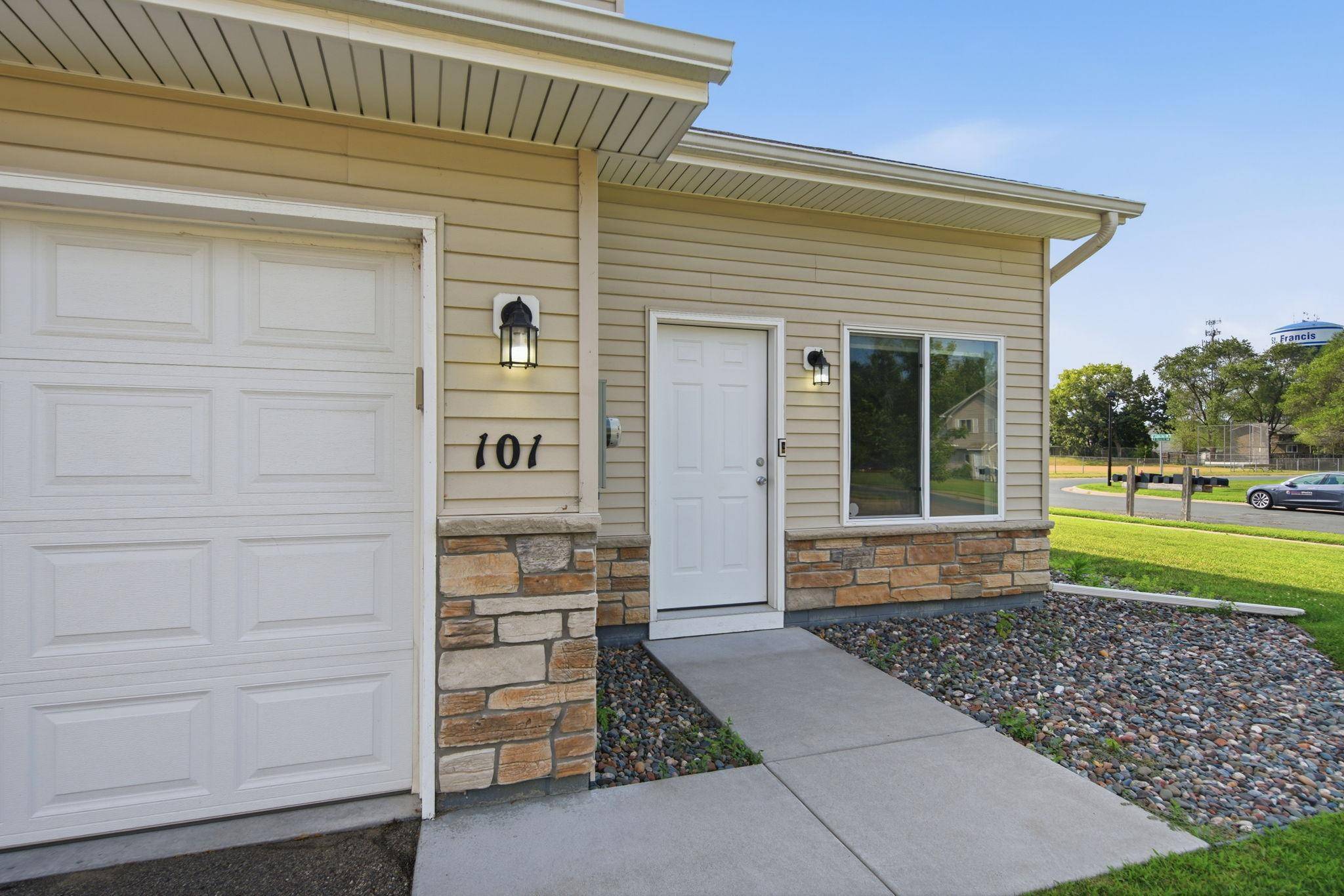 3854 232nd AVE NW #101, Saint Francis, MN 55070