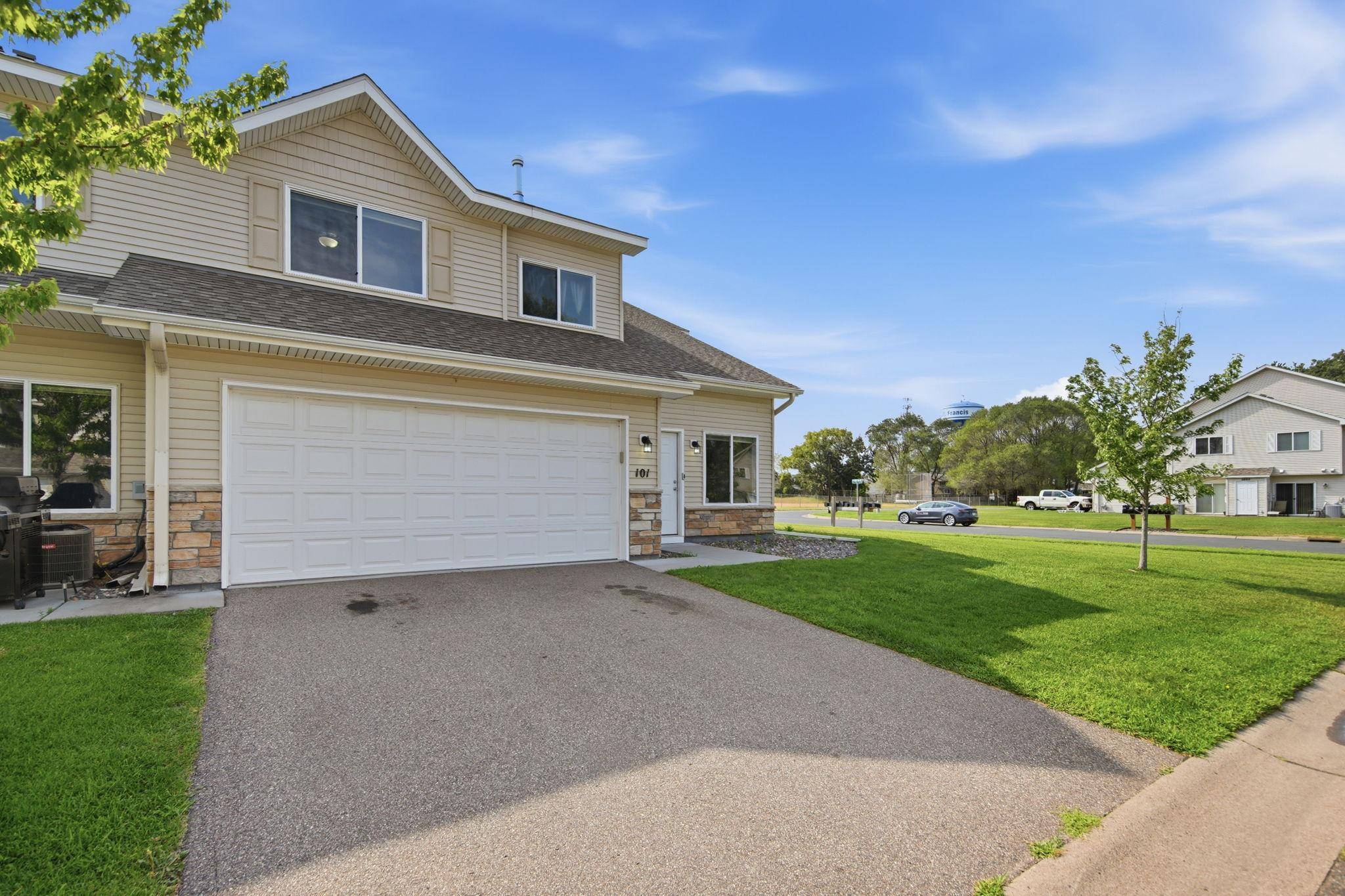 3854 232nd AVE NW #101, Saint Francis, MN 55070