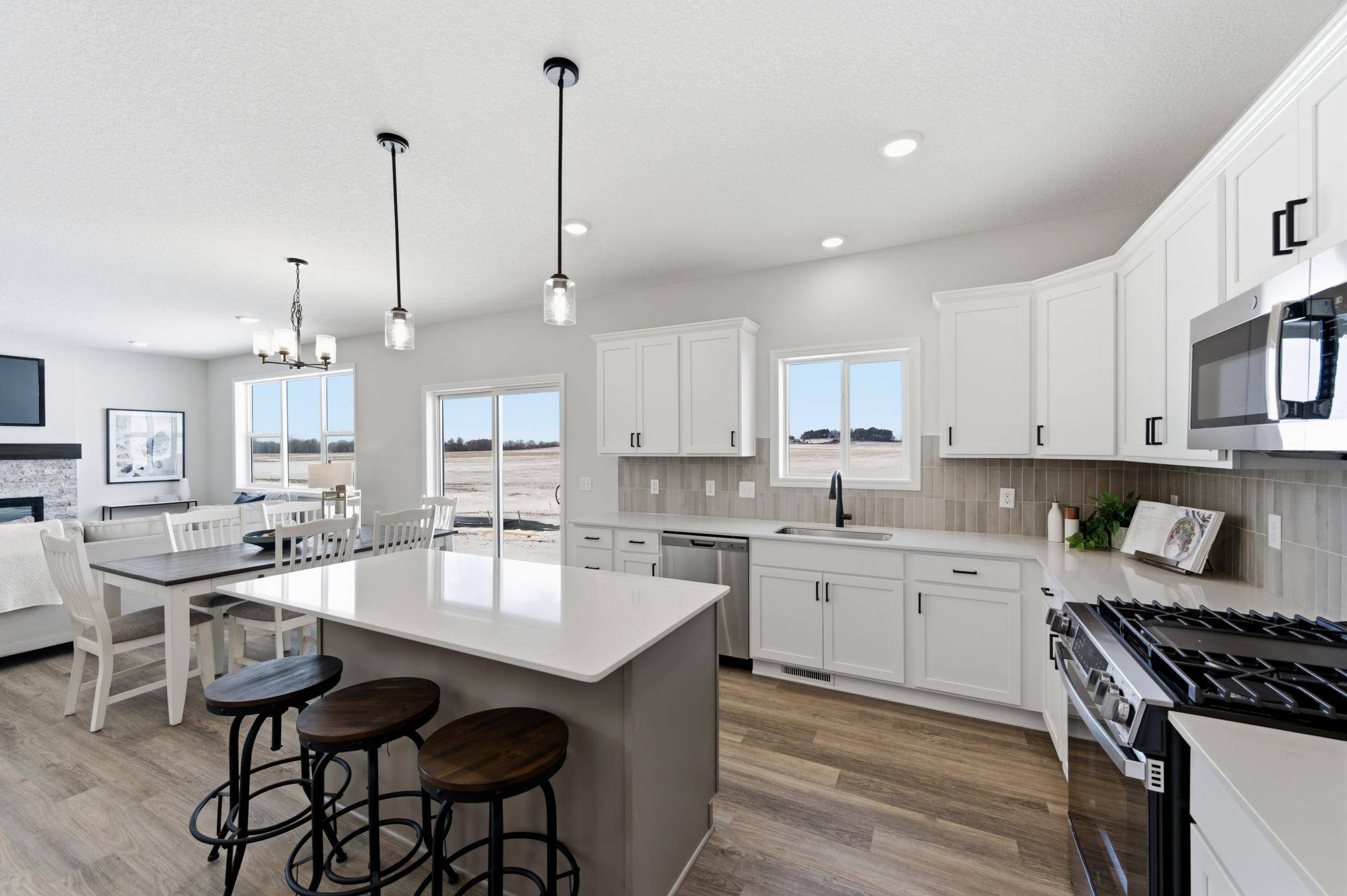 1489 Raccoon LN, New Richmond, WI 54017