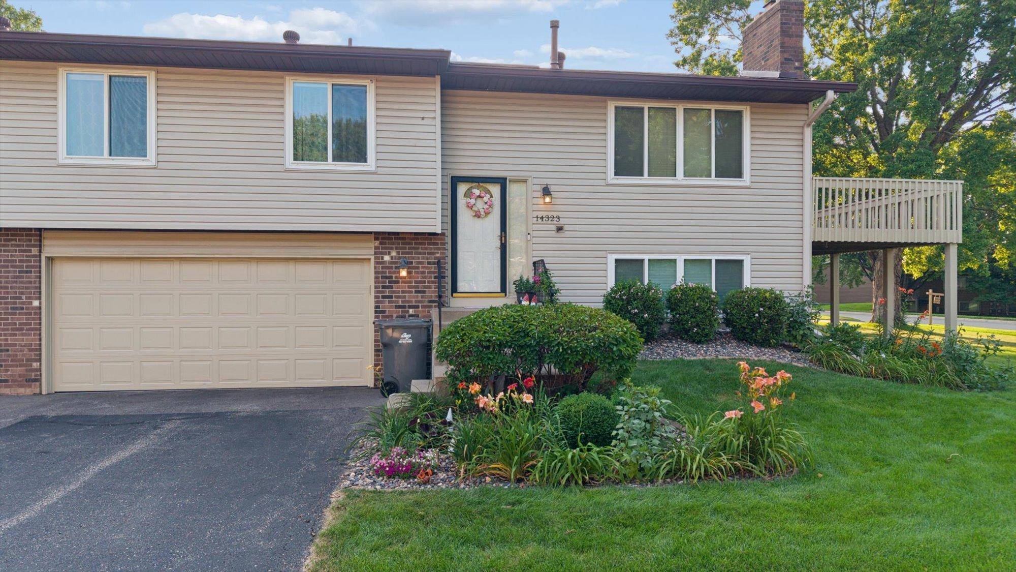 14323 Chestnut DR, Eden Prairie, MN 55347