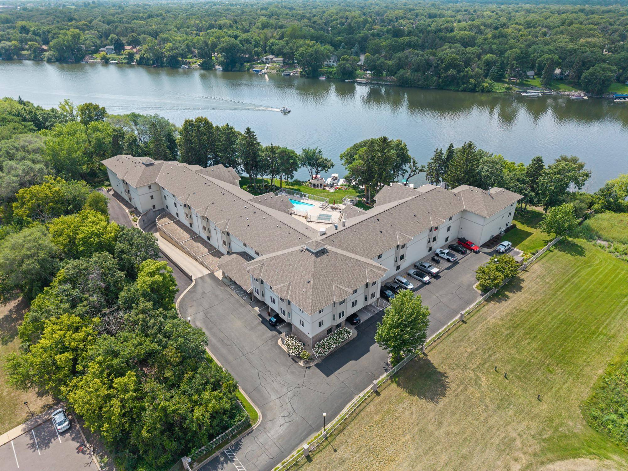 11030 Mississippi BLVD NW #325, Coon Rapids, MN 55433