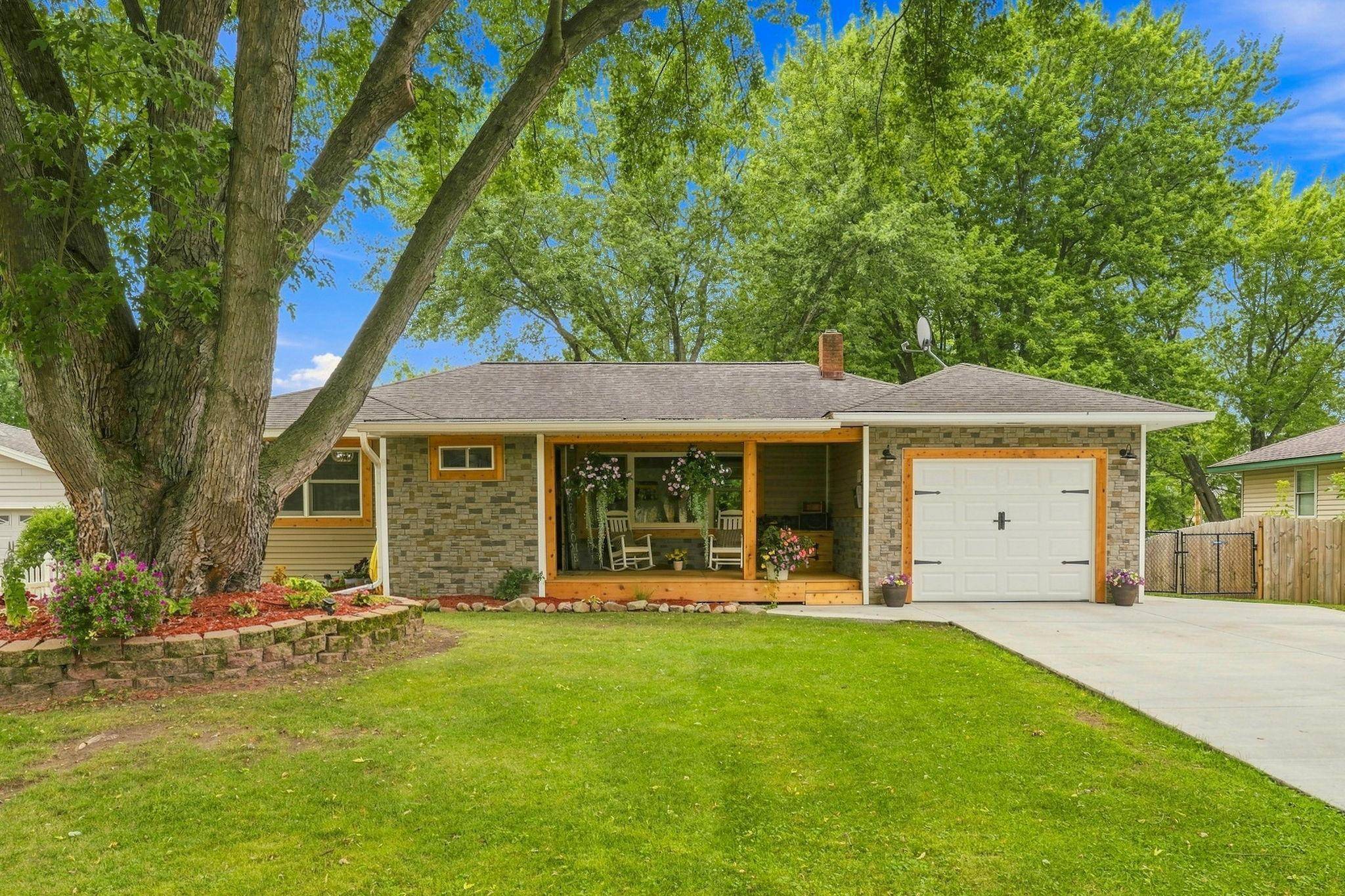434 Birchwood AVE, Amery, WI 54001
