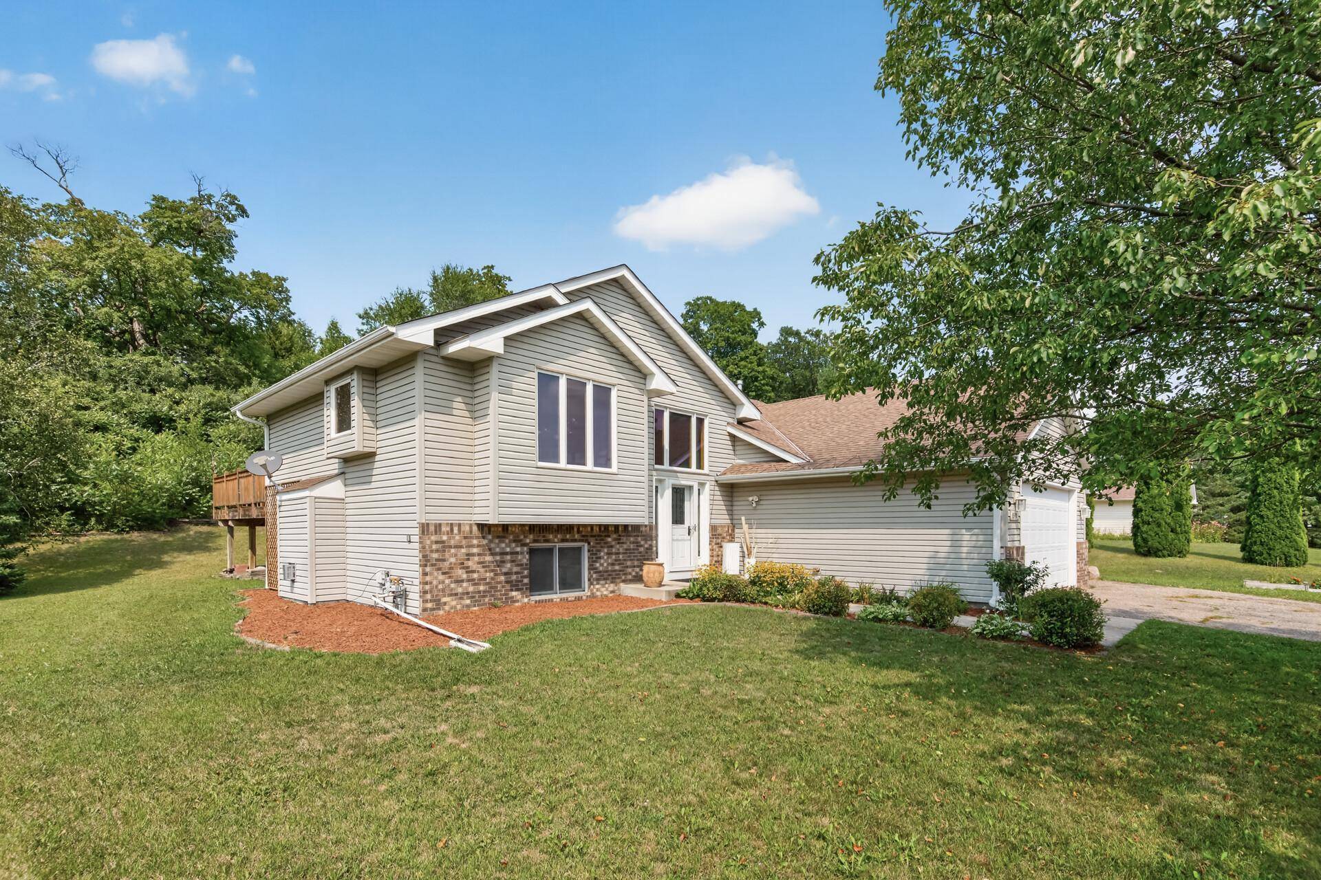 8510 Trista LN E, Saint Bonifacius, MN 55375