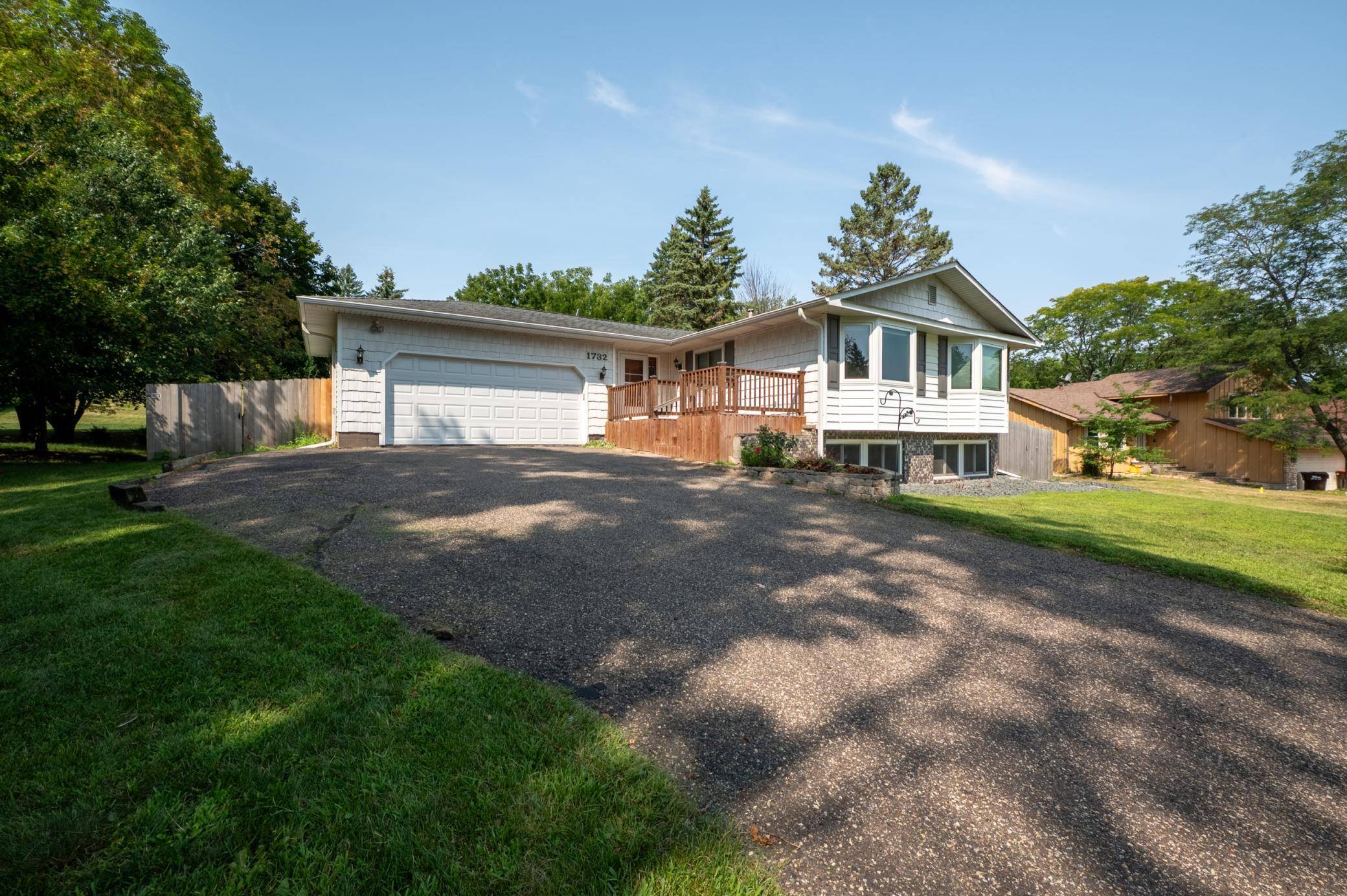 1732 Evergreen DR, Woodbury, MN 55125