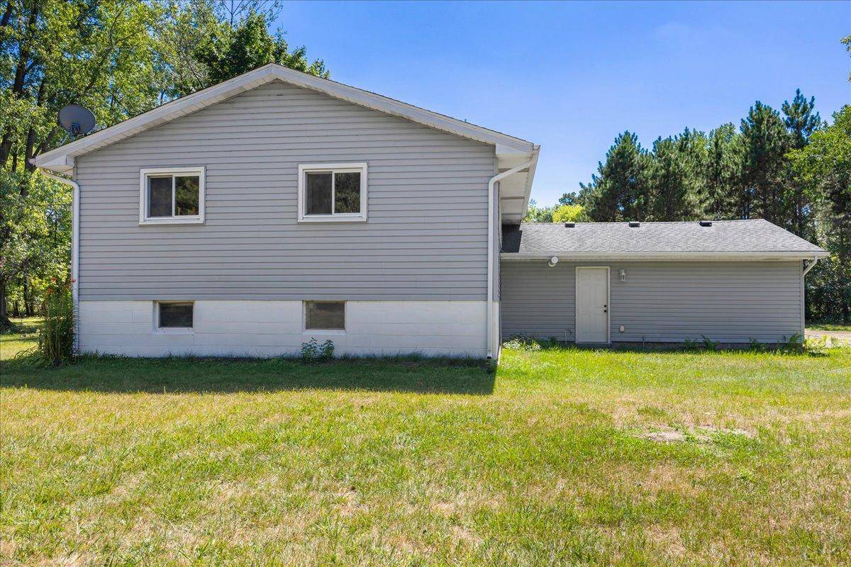 107 221st AVE NW, Oak Grove, MN 55011