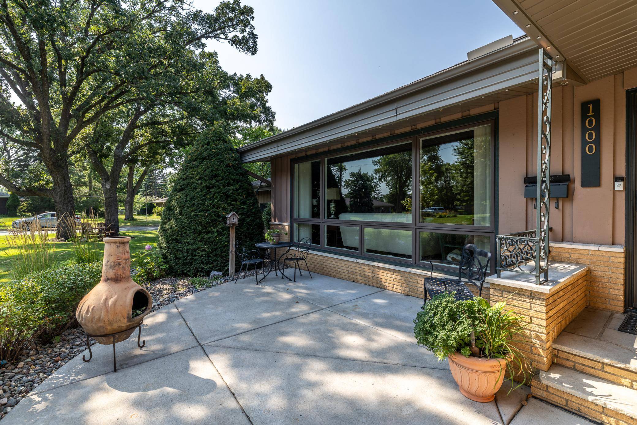 1000 Mound Spring TER, Bloomington, MN 55420