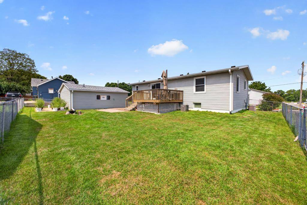 102 5th ST SW, Kasson, MN 55944