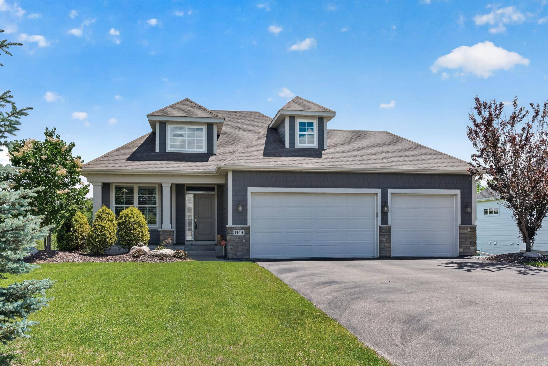 1144 Pine Hill LN, White Bear Twp, MN 55127