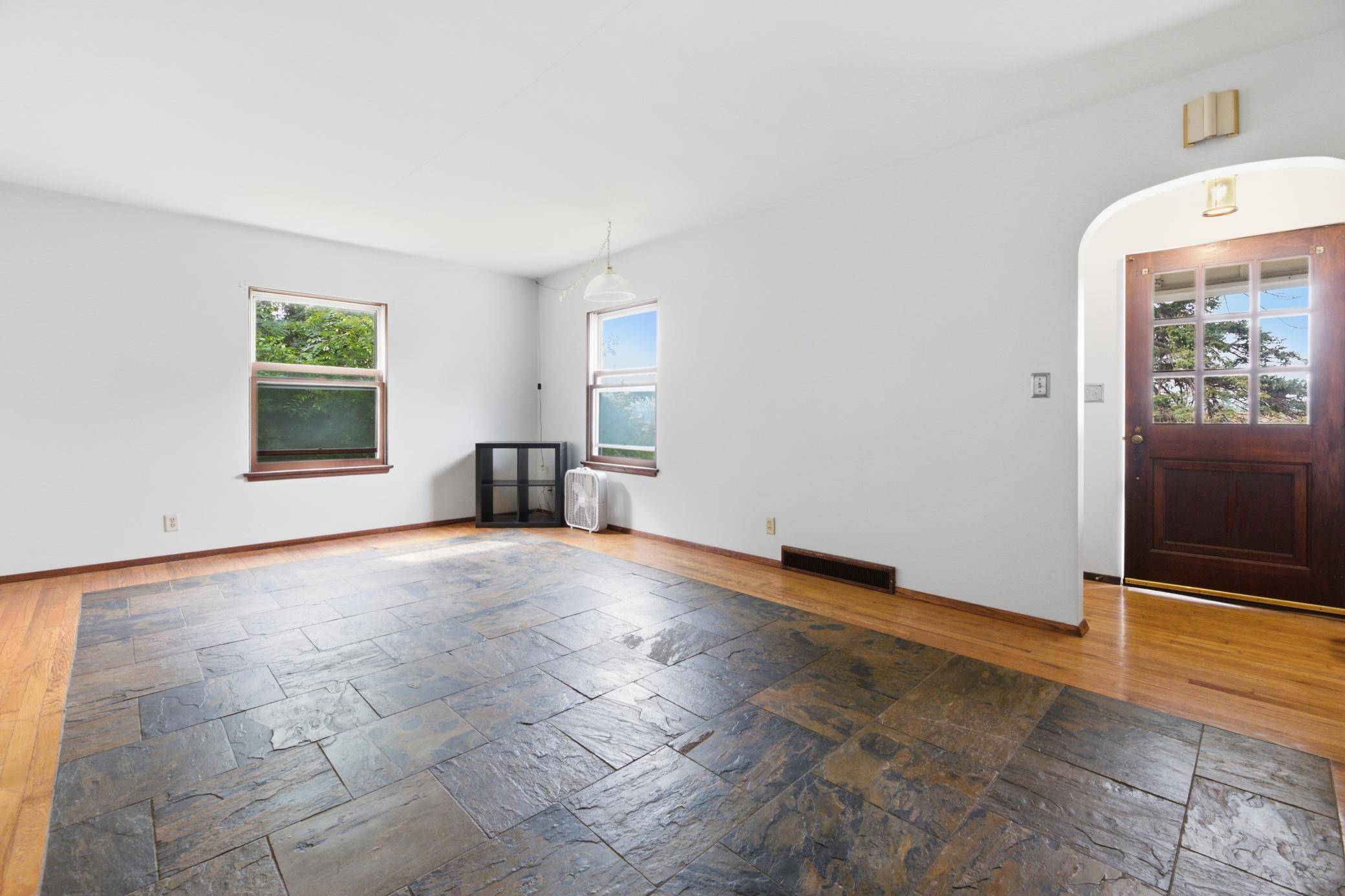 1109 S 2nd ST, Alma, WI 54610