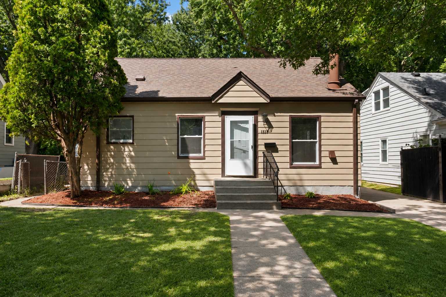 1939 5th ST E, Saint Paul, MN 55119