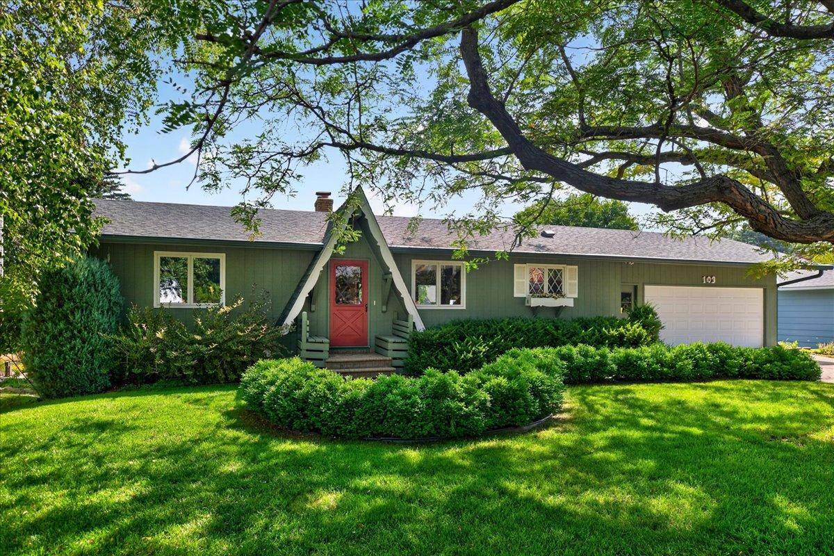 103 Lakeside DR, Stillwater, MN 55082