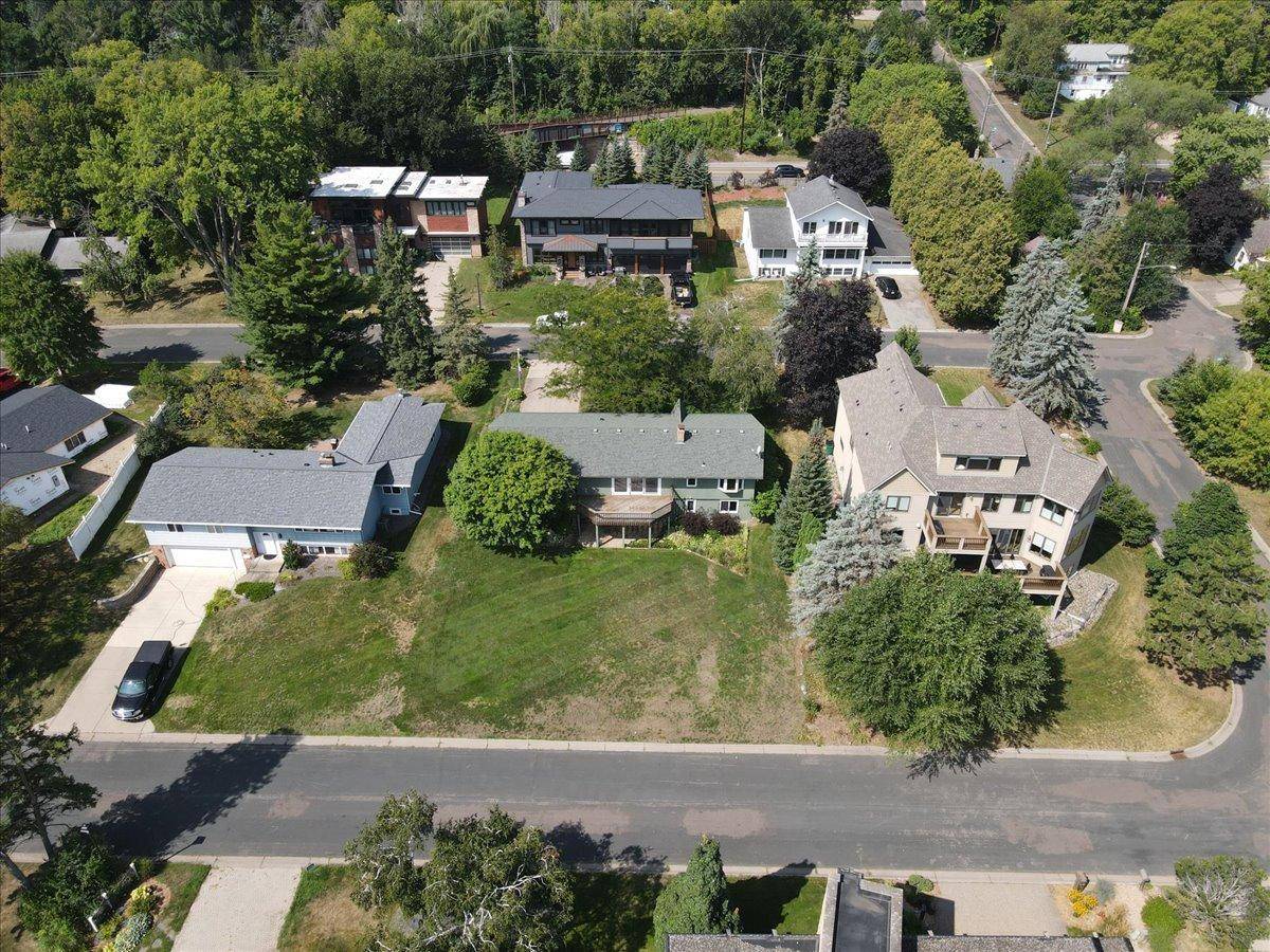 103 Lakeside DR, Stillwater, MN 55082