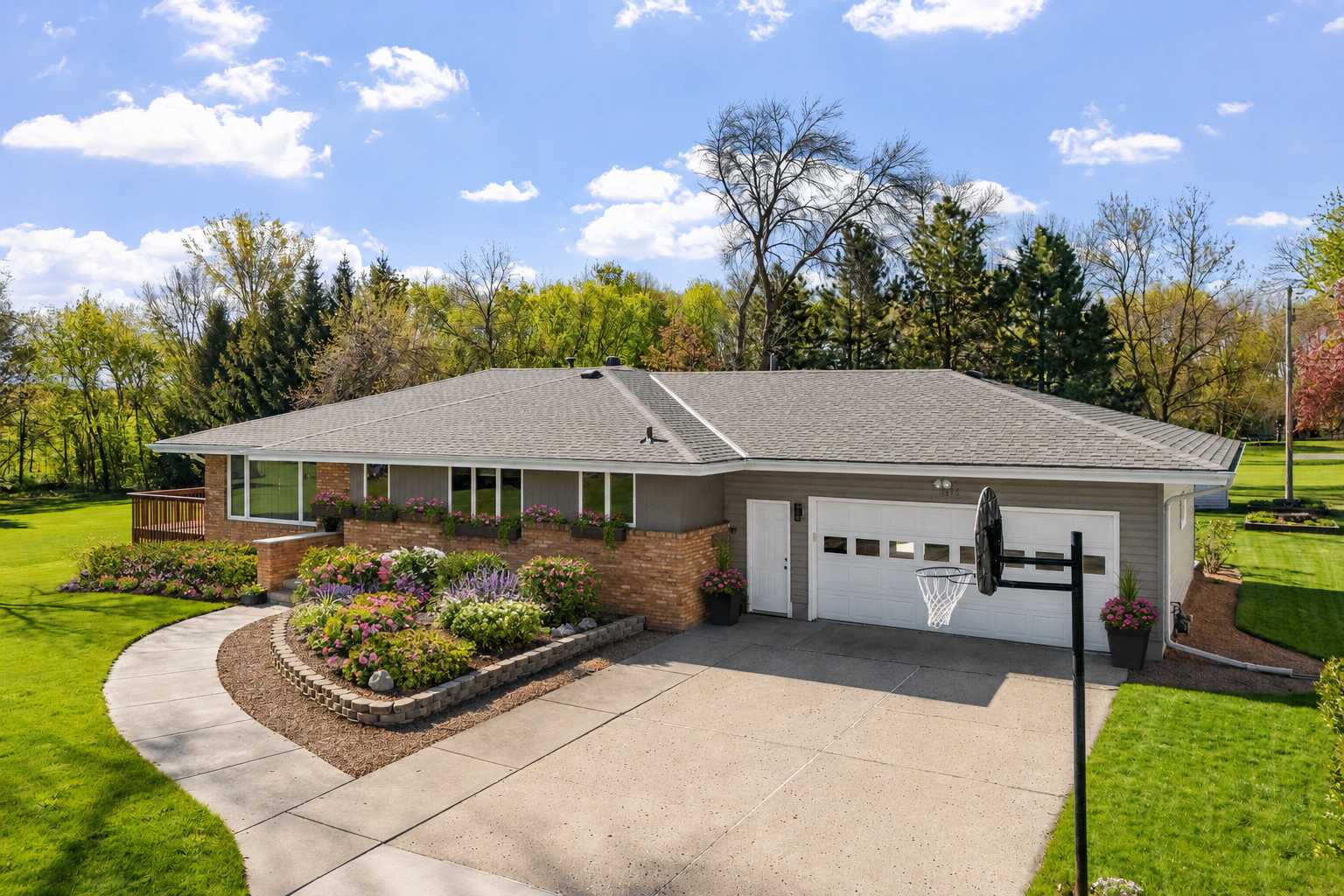 616 Elm AVE SE, Montgomery, MN 56069