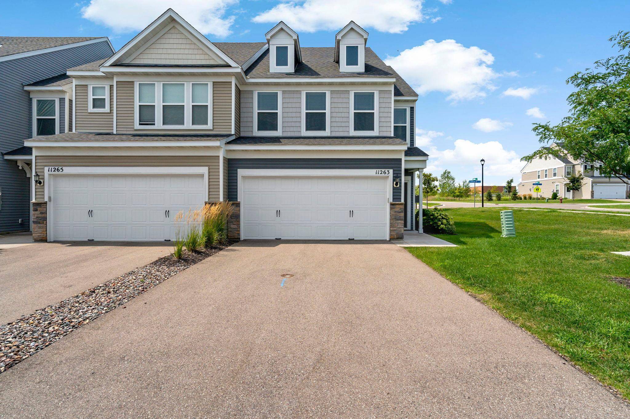 11263 Crestbury DR, Woodbury, MN 55129