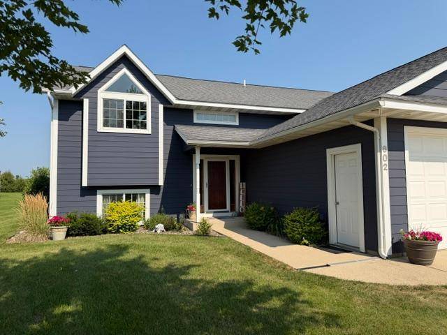 602 25th CT NE, Waseca, MN 56093