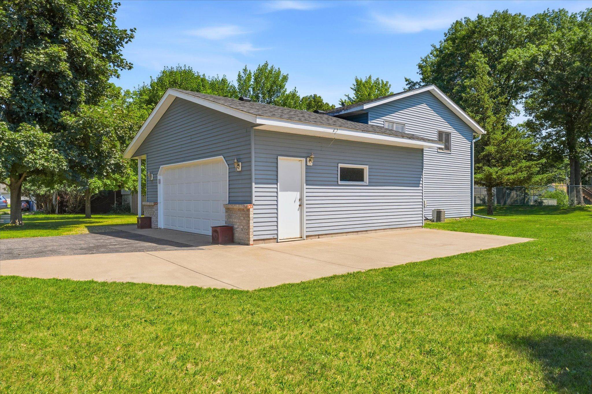 1515 32nd AVE SW, Cambridge, MN 55008